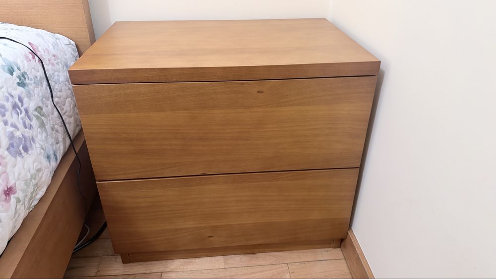 Comoda + 2 mesas de cabeceira