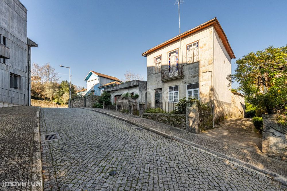 Moradia em Pedra para Remodelação no Centro de Celorico de Basto