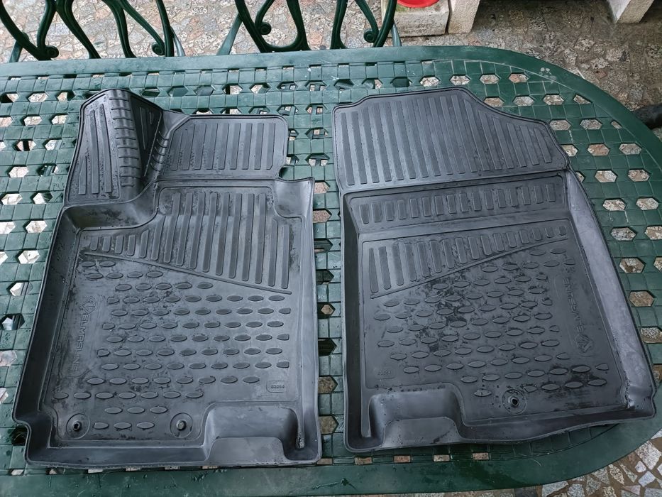 Tapetes HYUNDAI I20 + pernos segurança