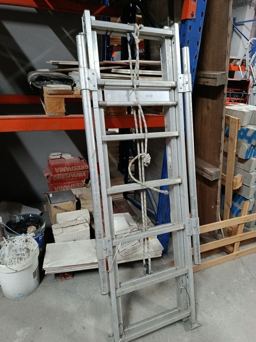 Escada de alumínio Escada de 4 metros com dois lances de 2 metros