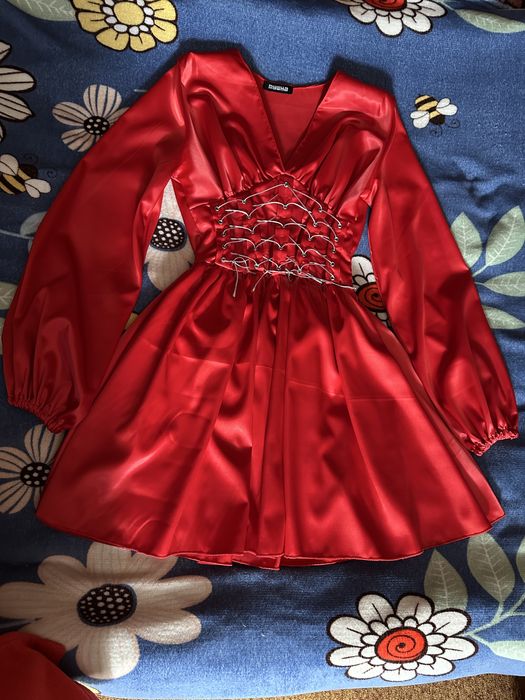 Сукня жіноча червоного кольору М розмір