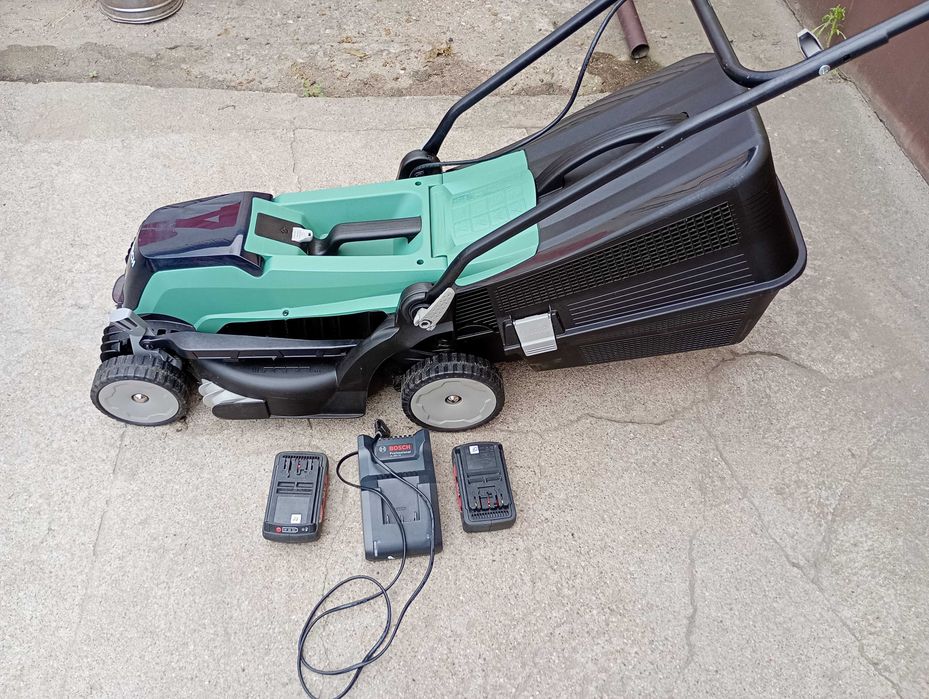 BOSCH Kosiarka akumulatorowa EASYROTAK 36-550 + 2xaku 2aH + ład.