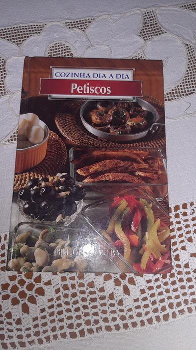Conjunto 3 livros de receitas  biblioteca activa