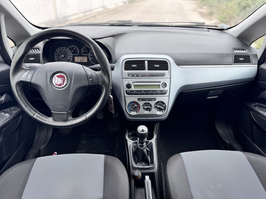 FIAT GRAND PUNTO 1.2 2010 nacional poucos km 18 meses de garantia