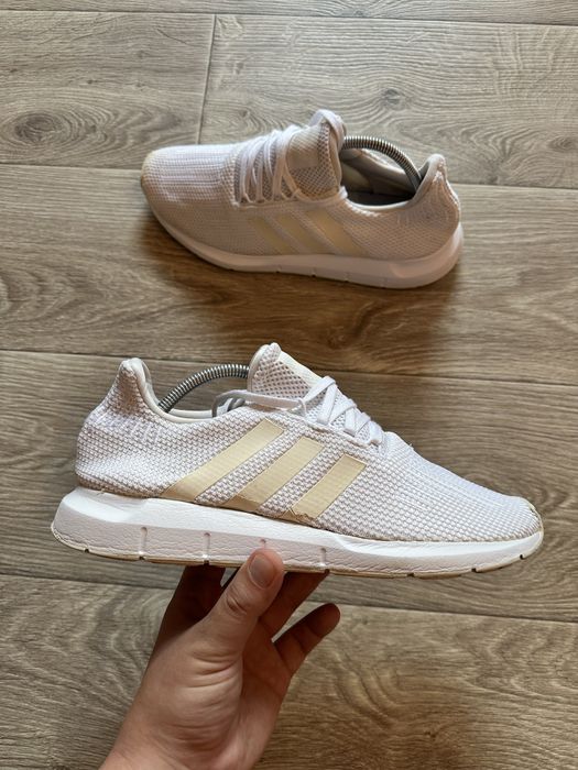 Кросівки  Adidas Originals Swift Run
