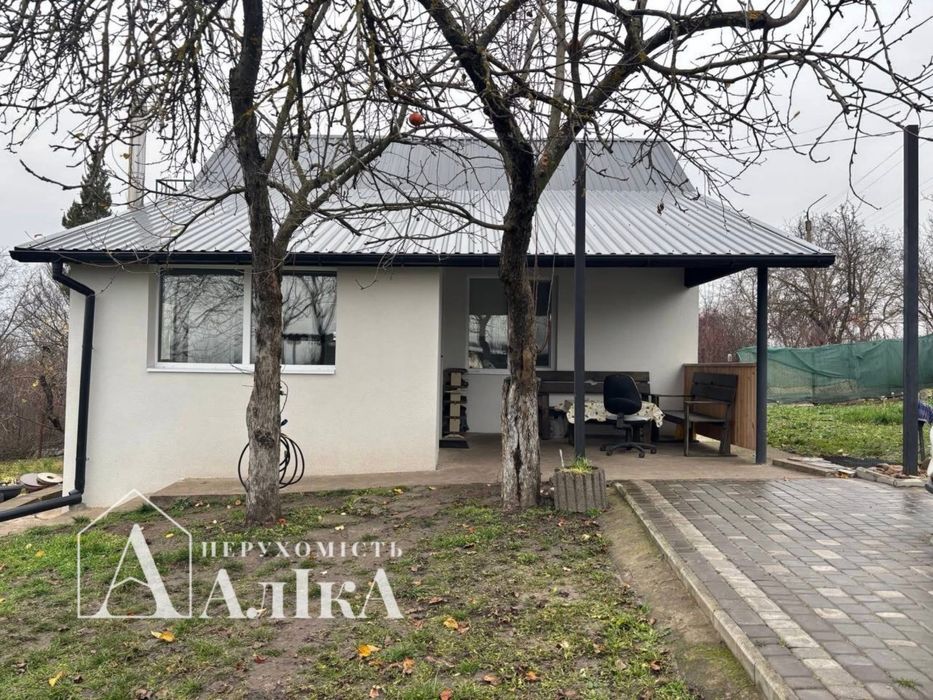 Продам будинок на березі річки Дністер