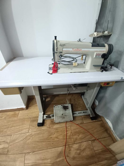 Máquina de costura industrial