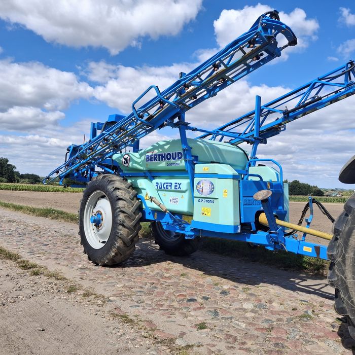 Opryskiwacz Berthoud Racer EX 2500l 24/21m Arag Hydraulika stan BDB