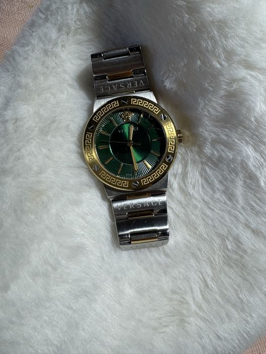 Годинник Versace
