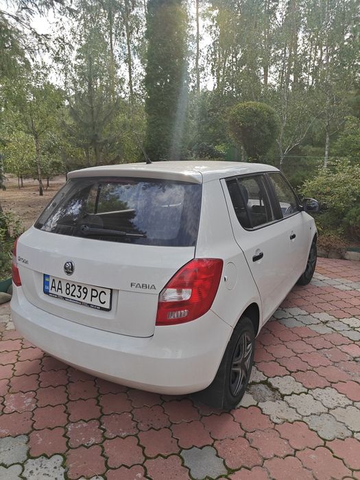 Срочно!Шкода Фабия ,автомобиль в хорошем состоянии