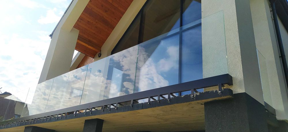 balustrady szklane na rotulach, na szynie, balkony francuskie, poręcz