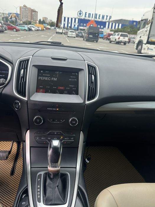 Продам Ford edge