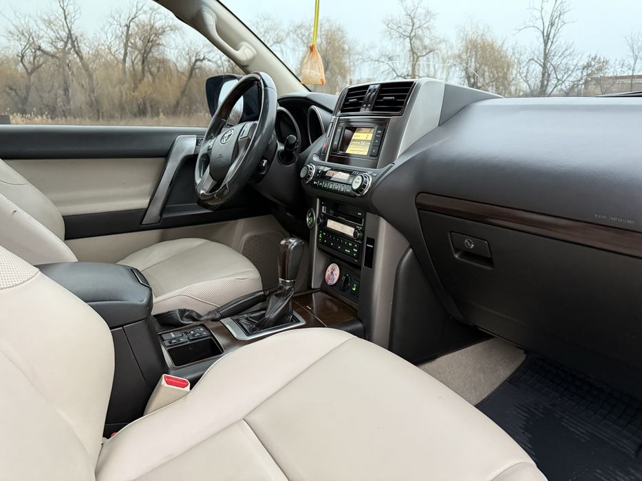 Тойота Прадо 150 4,0 люк кожа официал