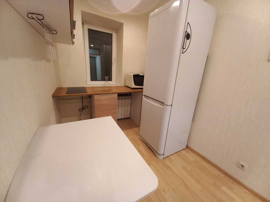 Здам в оренду 1к квартиру біля метро. Без комісії