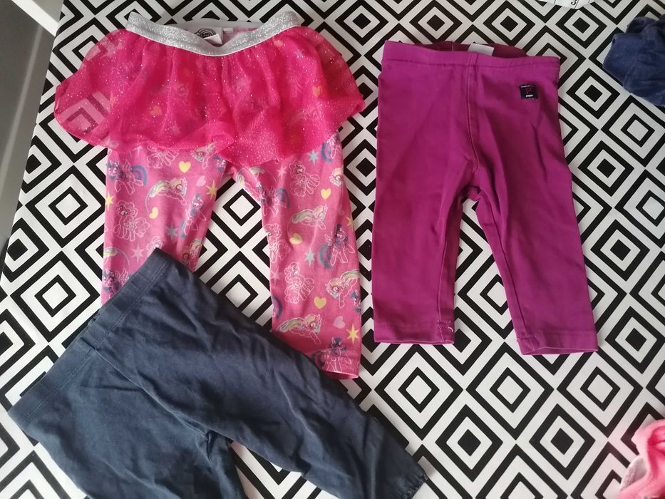 Ubranka dla dziewczynki body legginsy sukienki bluzy 74