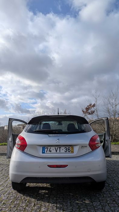 Peugeot 208 1.6 e-Hdi - 2015 - 155 mil km - Stop&Start Allure