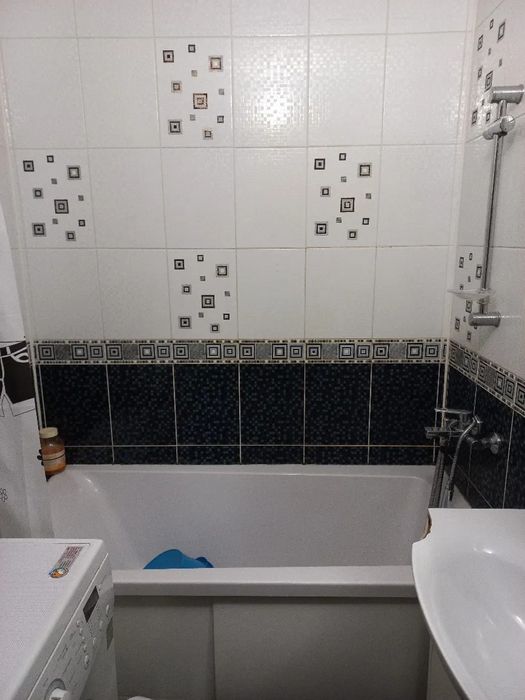 Продам двокімнатну квартиру. Центр на набережній.