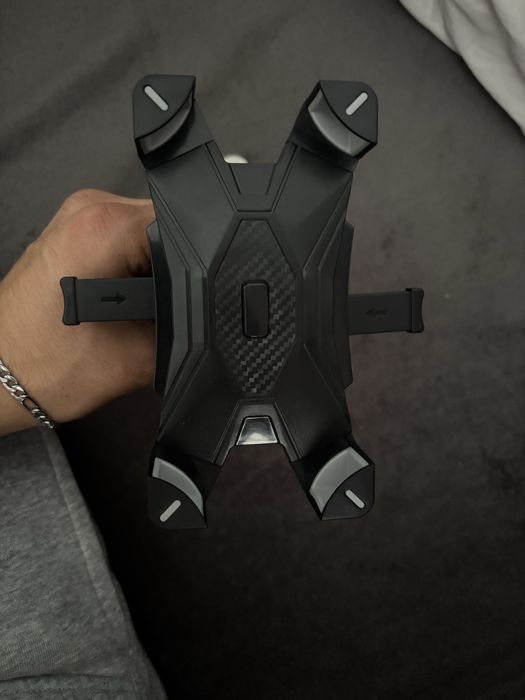 Uchwyt na telefon na śrubę