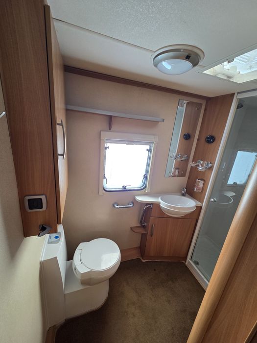 ACE Viscount автобудинок
Гарний дуже! зручний  та затишний будинок для