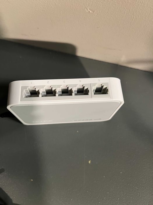 Switch TP-Link TL-SF1005D – 5 portów zasilacz w zestawie
