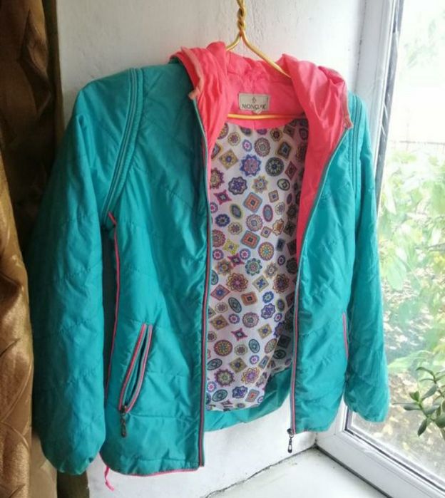 Жіноча куртка демі