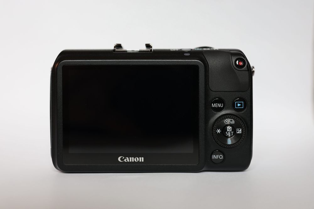 Aparat Canon EOS M Original (mark 1) Bezlusterkowiec.