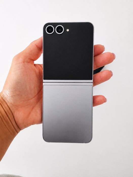Samsung flip6...