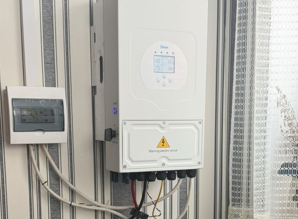 Гібридний інвертор DEYE SUN-6K-SG05LP1-EU 6 кВт, 1 фаза, 48V