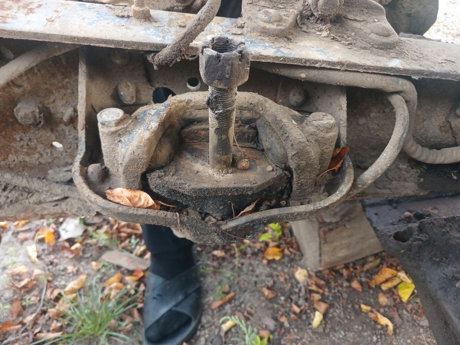 Розборка Зіл,ресори,балка,чулок моста,редуктор,ГУР,ступиці.