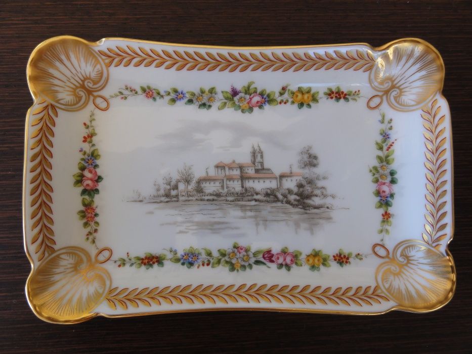 Peça comemorativa da Vista Alegre