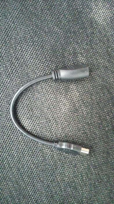 Consola retro com conectividade à televisão e com 2 comandos