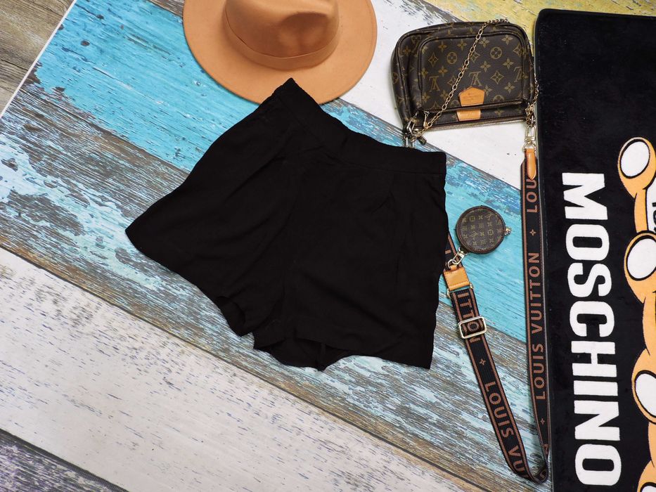 H&M Czarne szorty 100 % wiskoza kieszoki S