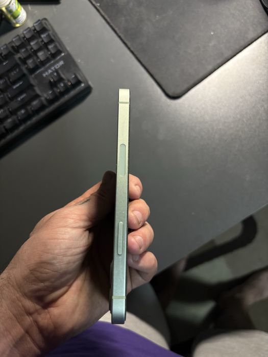 Продам Iphone 12 : 128gb торг уместен