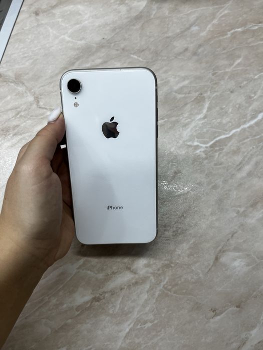 Продам  телефон IPhone XR