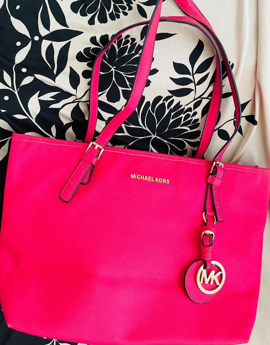 Продам жіночу сумку Michael Kors