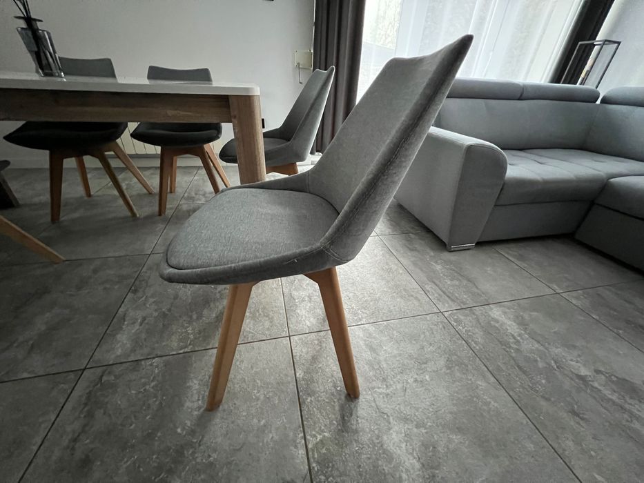 Stół plus 6 krzeseł