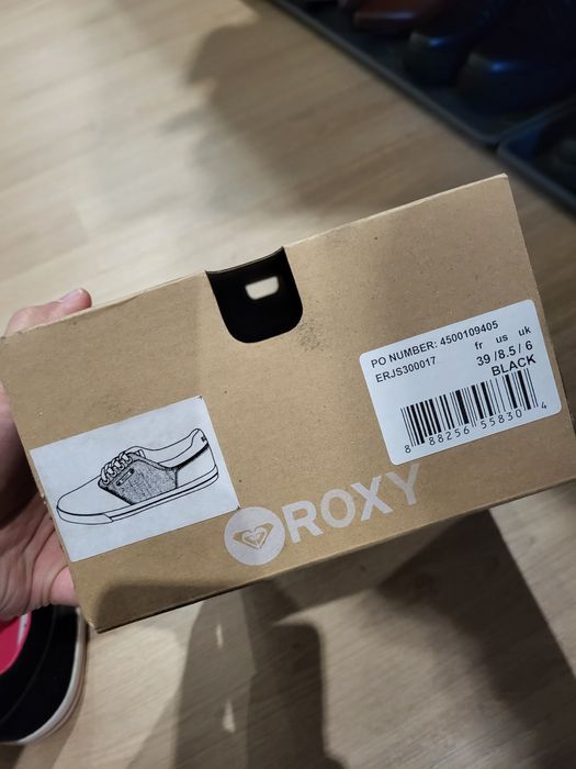 Ténis Roxy Novo Preto e Rosa