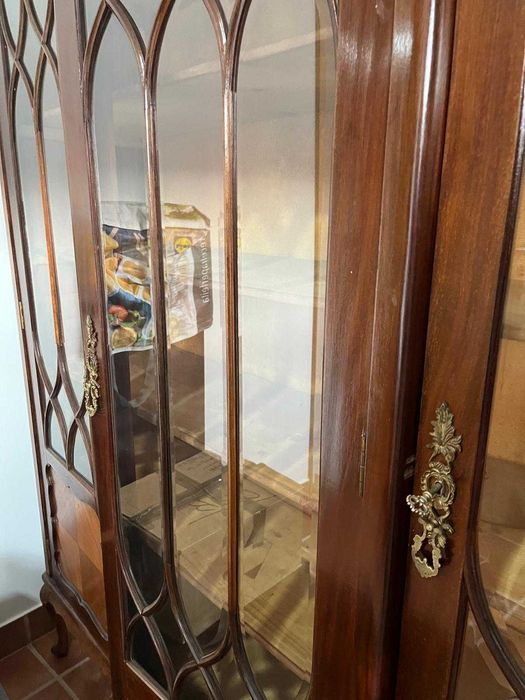 Cristaleira de madeira Vintage