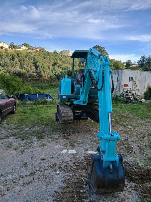Mini giratoria yanmar b27