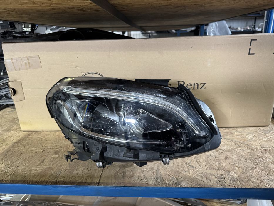 Фара права LED Mercedes W246 рестайл