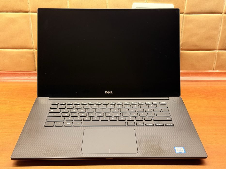 ЗамовленийDell Precision (XPS) 5520 i7-7820hq 16Gb 256 Gb 4k Touch IPS