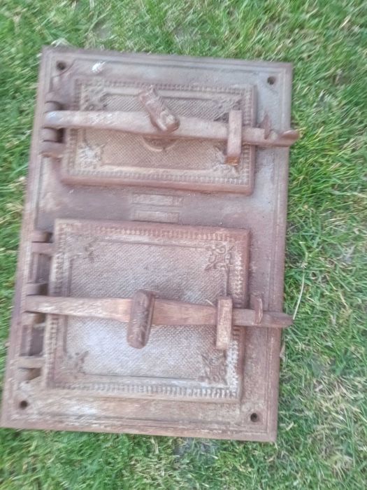 Żelazne drzwiczki do pieca kaflowego