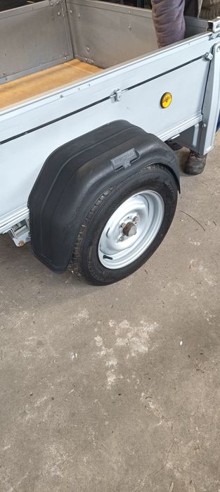 Przyczepka samochodowa