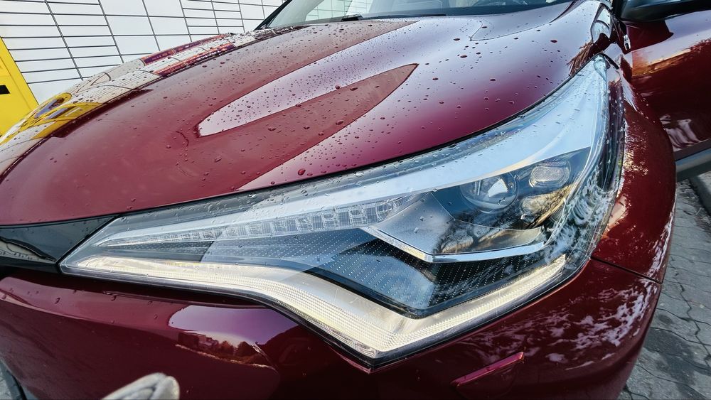 Toyota CHR  rocznik 2019 1.8 hybrid