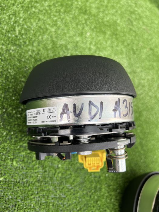 Подушка безопасности водителя Airbag Audi A1 Audi A3 / S3 / RS3