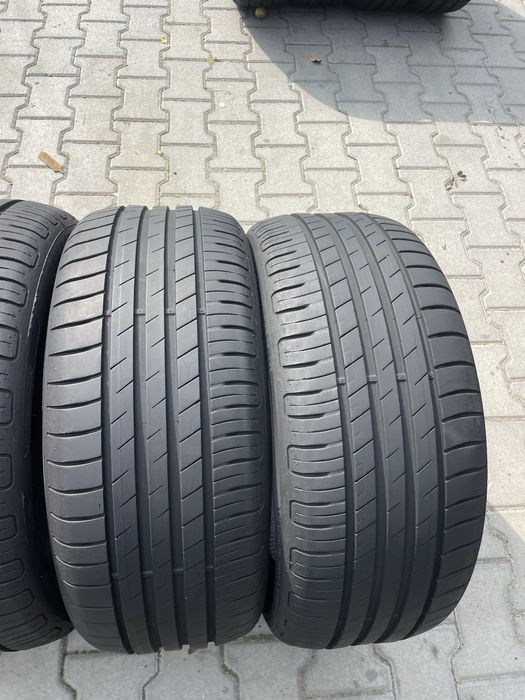 Колеса/резина/гума 215/50R17 Goodyear