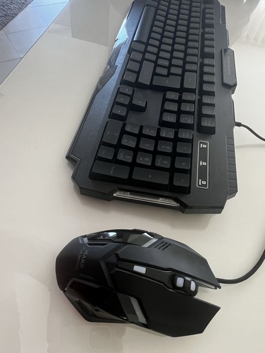 Teclado e rato em bom estado
