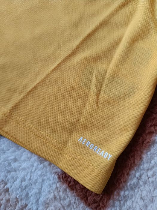 Nowy podkoszulek z długim rękawem firmy Adidas