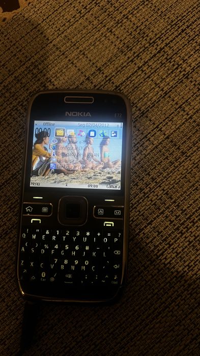 Telemovél Nokia E72