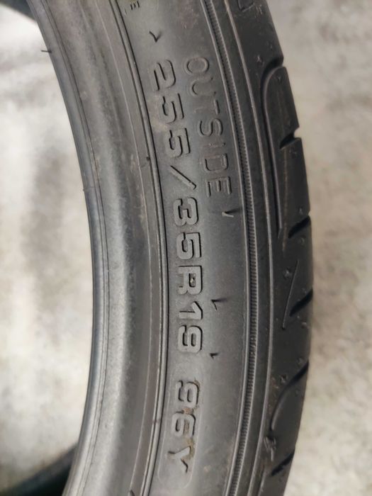 Шини 2шт літні r19 255 35 GoodYear RunFlat в ідеалі на BMW